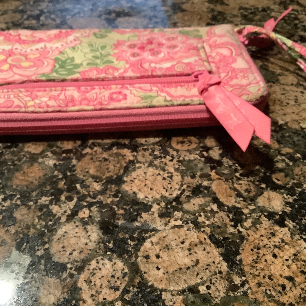 VERA BRADLEY WRISTLET WALLET PINK - Picture 7 of 8